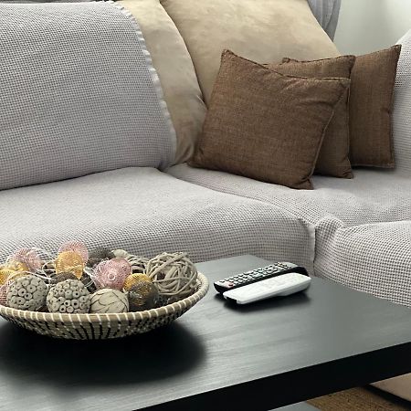 Lovely 2-Bedroom Apartment เอเธนส์ ภายนอก รูปภาพ